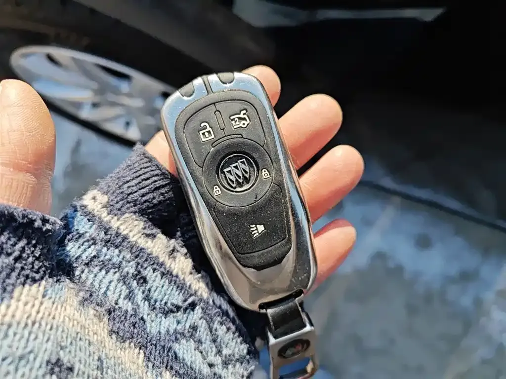 Buick Envision Plus — фото 7