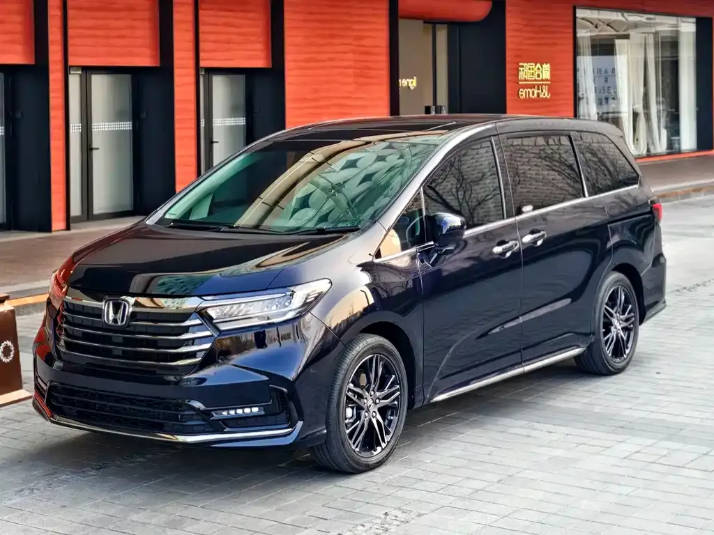 Honda Odyssey — фото 1
