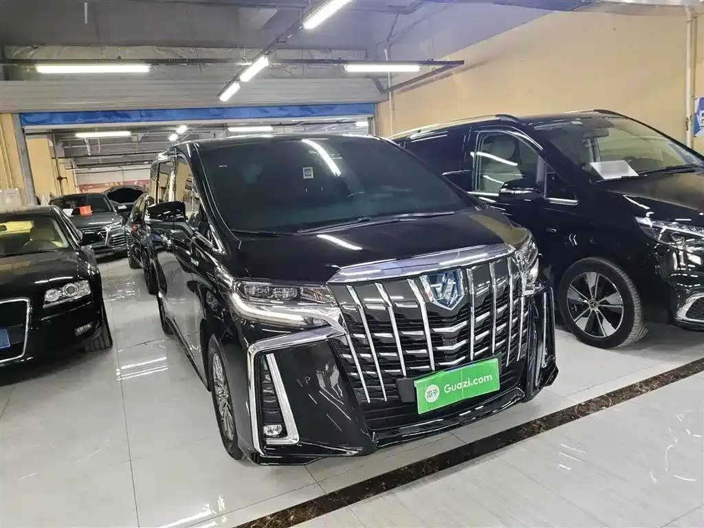 Toyota Alphard — фото 7