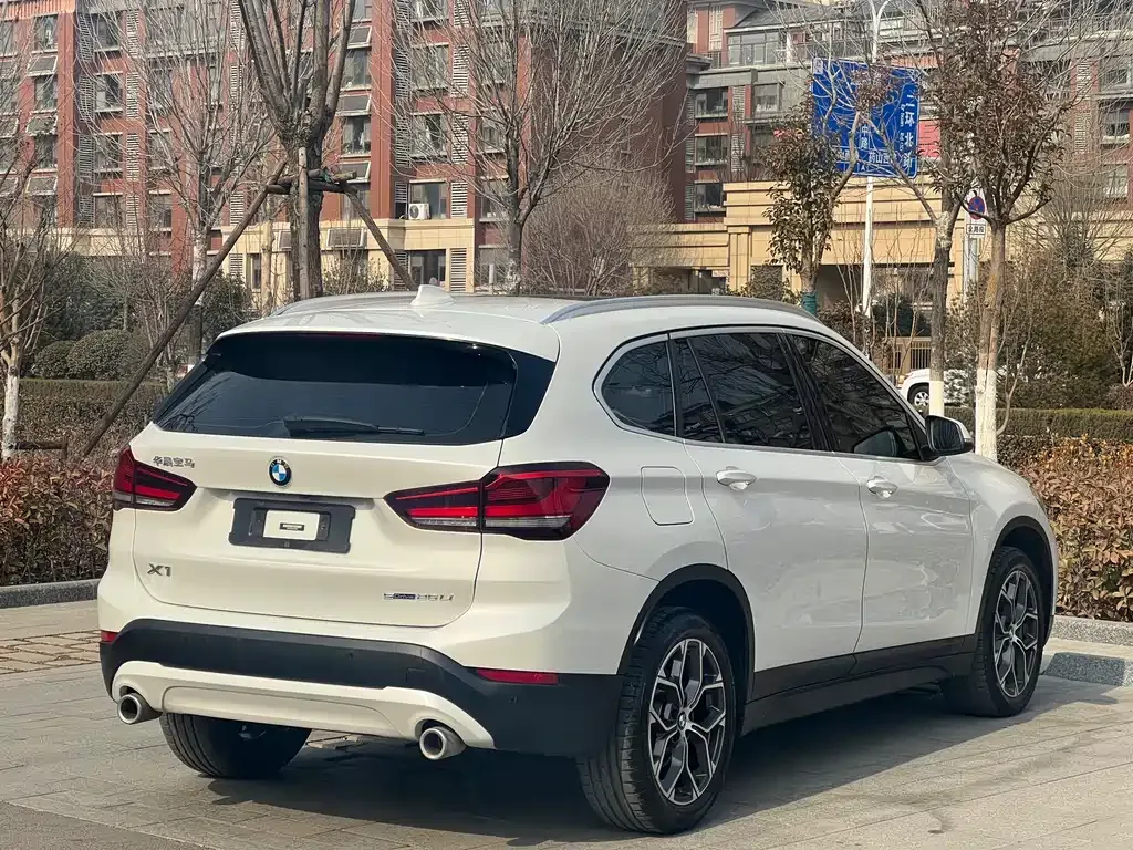 BMW X1 — фото 9