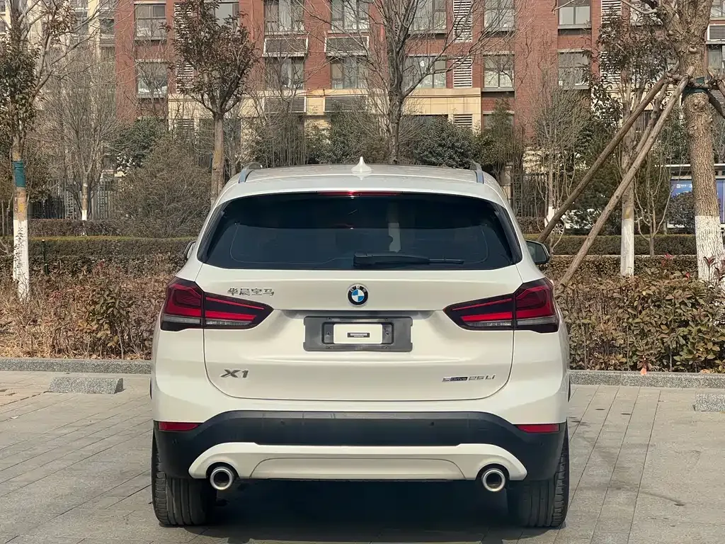 BMW X1 — фото 10