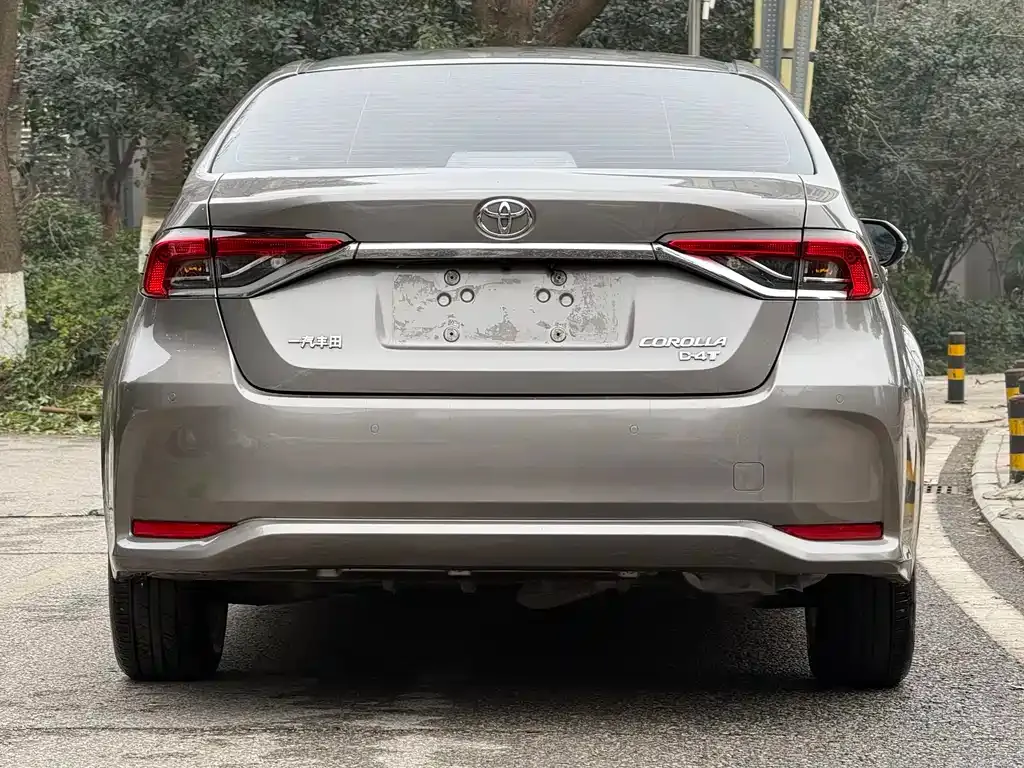 Toyota Corolla — фото 4