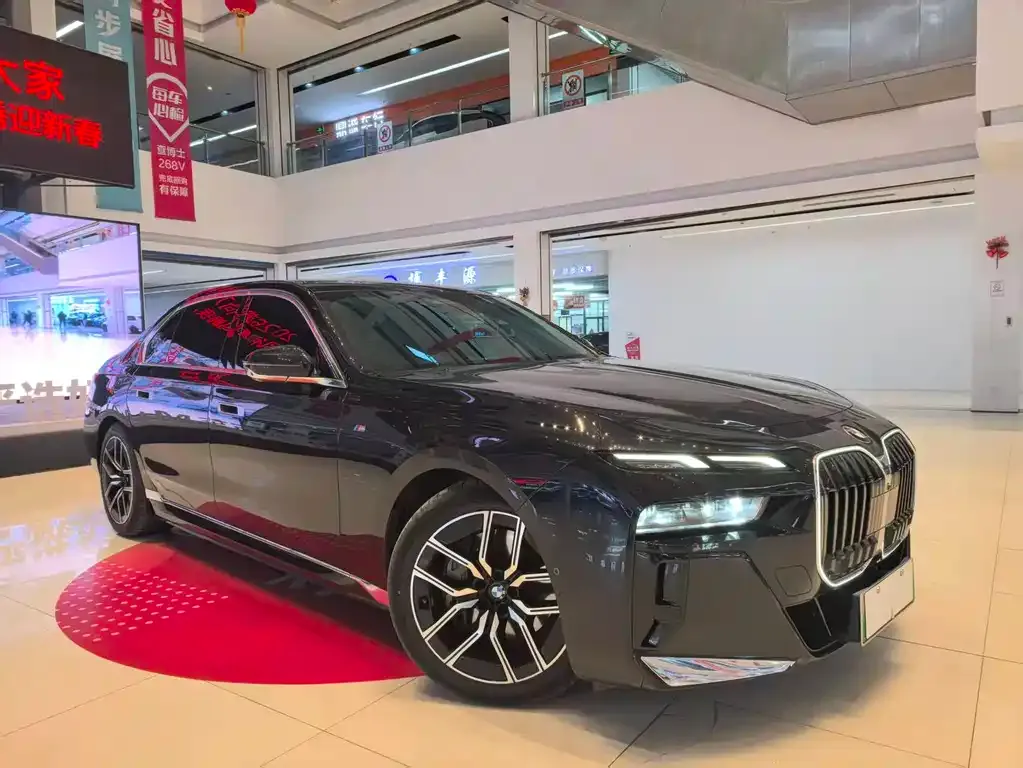 BMW i7 — фото 10