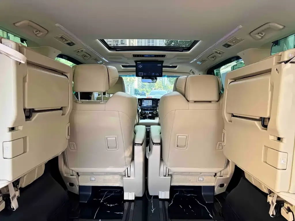 Toyota Alphard — фото 3