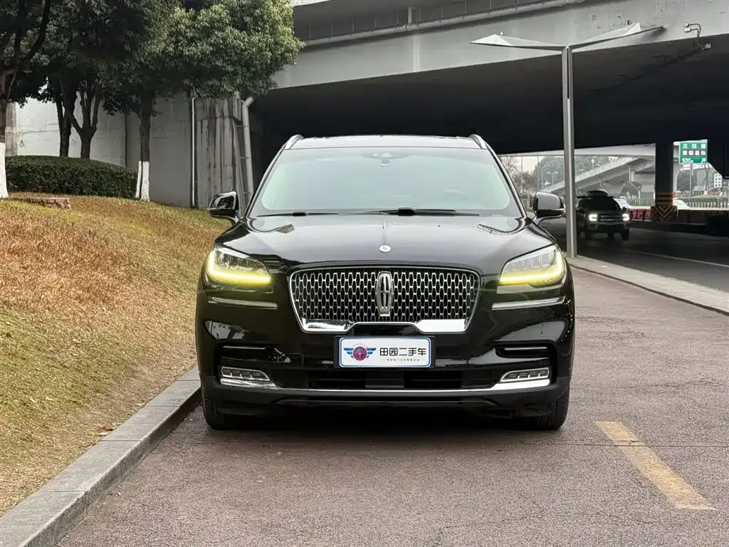 Lincoln Aviator — фото 9