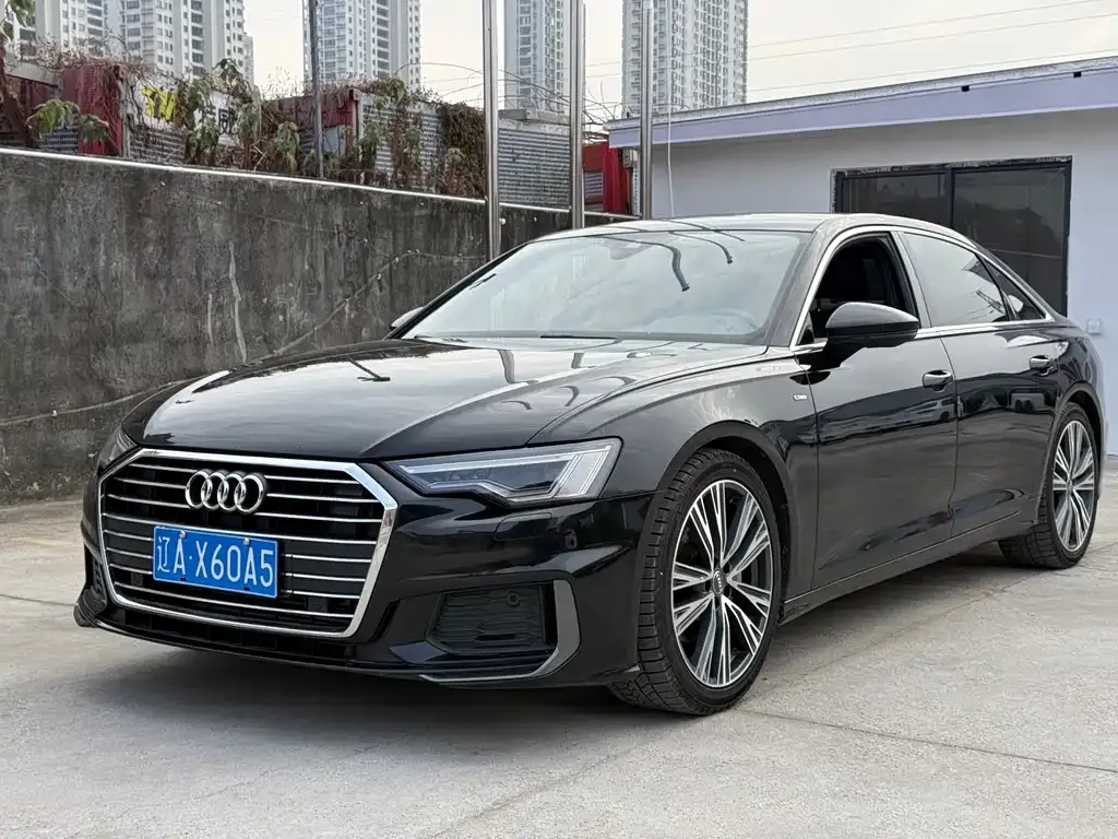 Audi A6L — фото 1