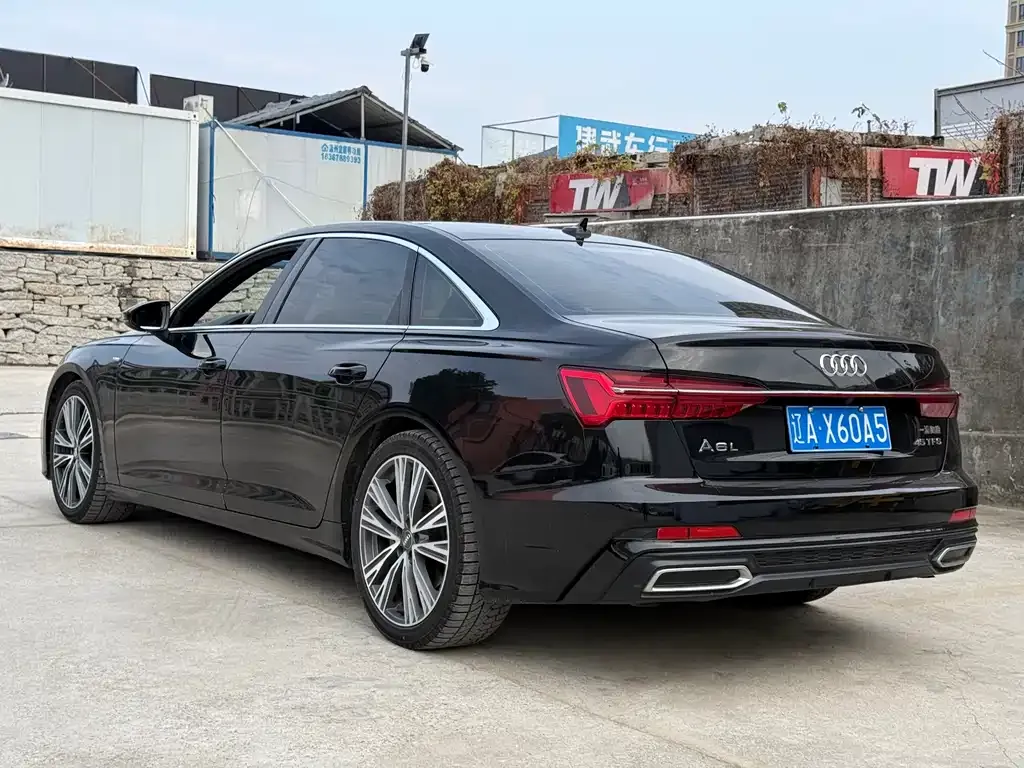 Audi A6L — фото 10