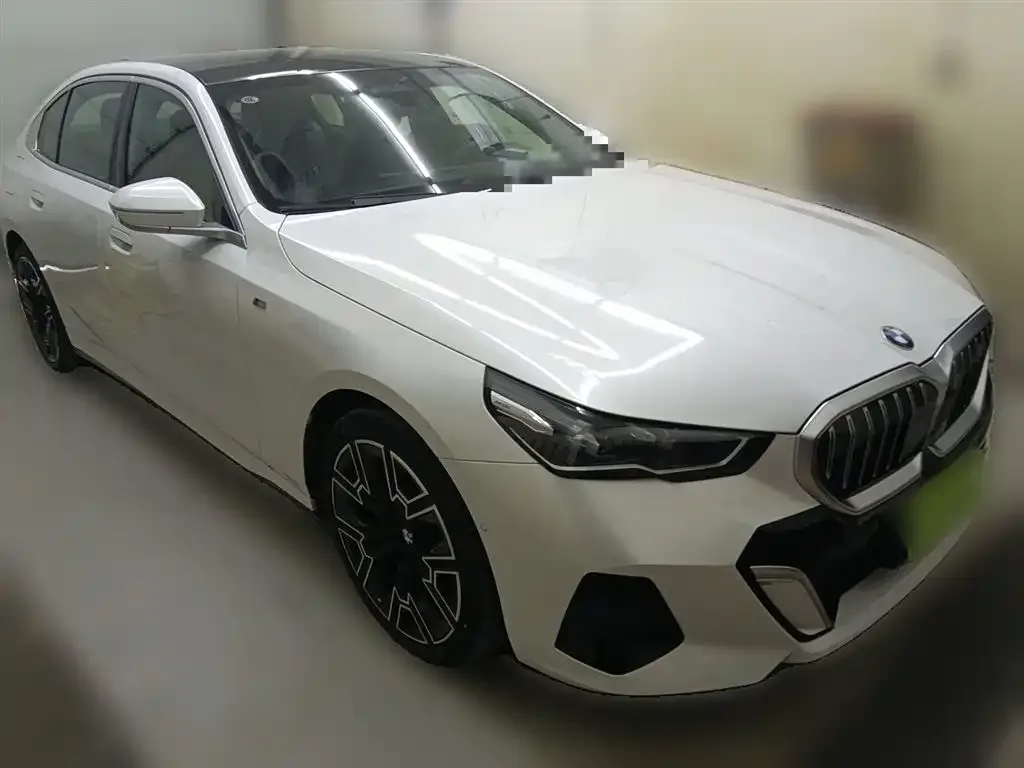 BMW 5 Series — фото 4