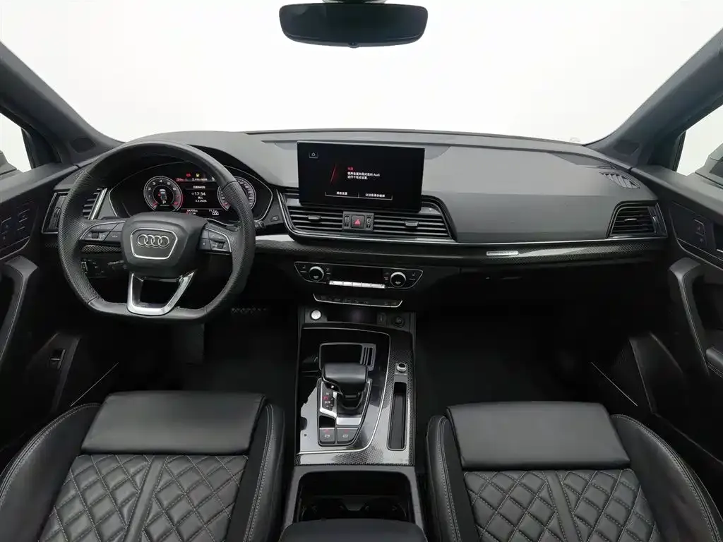 Audi Q5L Sportback — фото 9