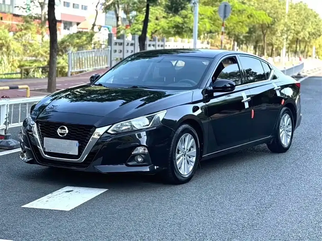Nissan Teana — фото 1