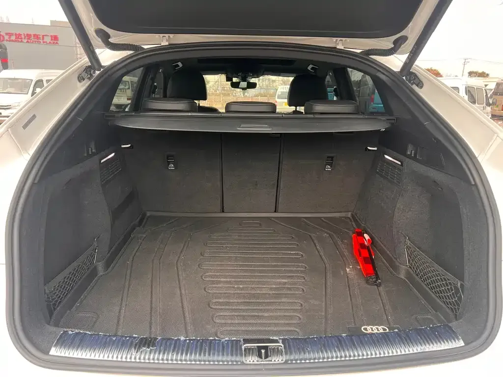 Audi Q5L Sportback — фото 7