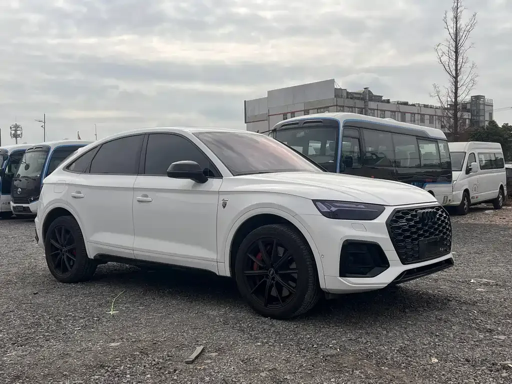 Audi Q5L Sportback — фото 8
