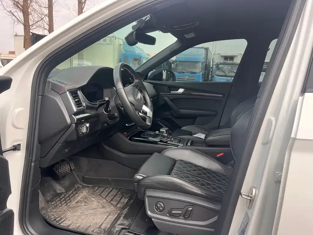 Audi Q5L Sportback — фото 10