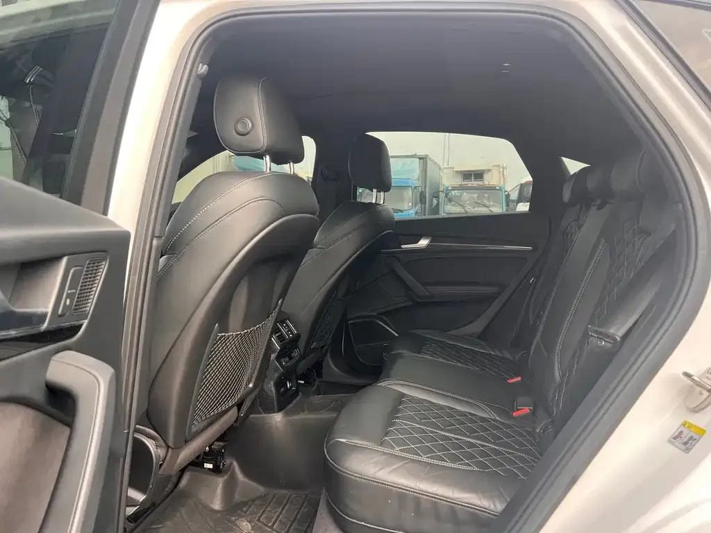 Audi Q5L Sportback — фото 6