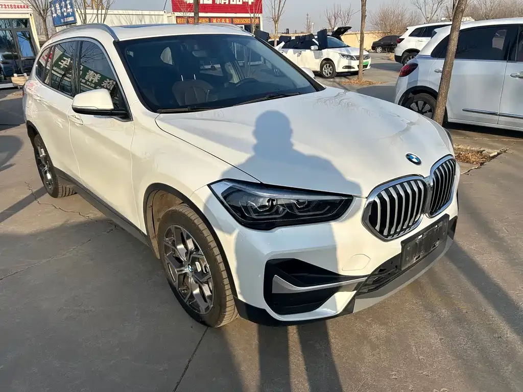 BMW X1 — фото 1