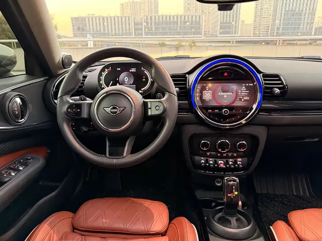 MINI Clubman — фото 6