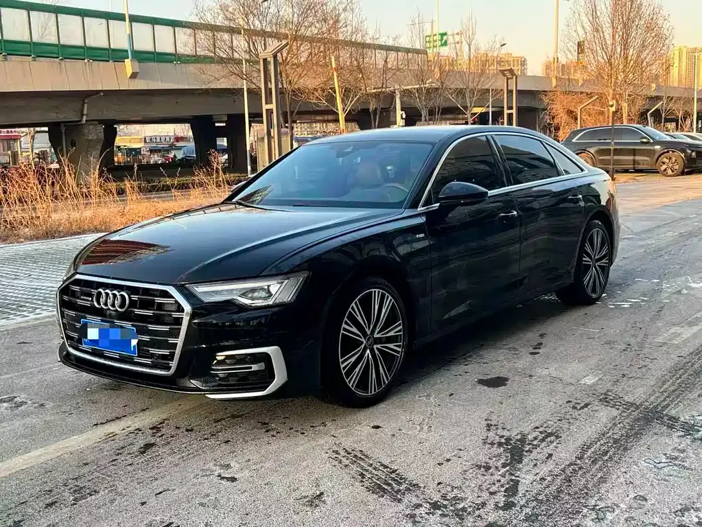 Audi A6L — фото 1