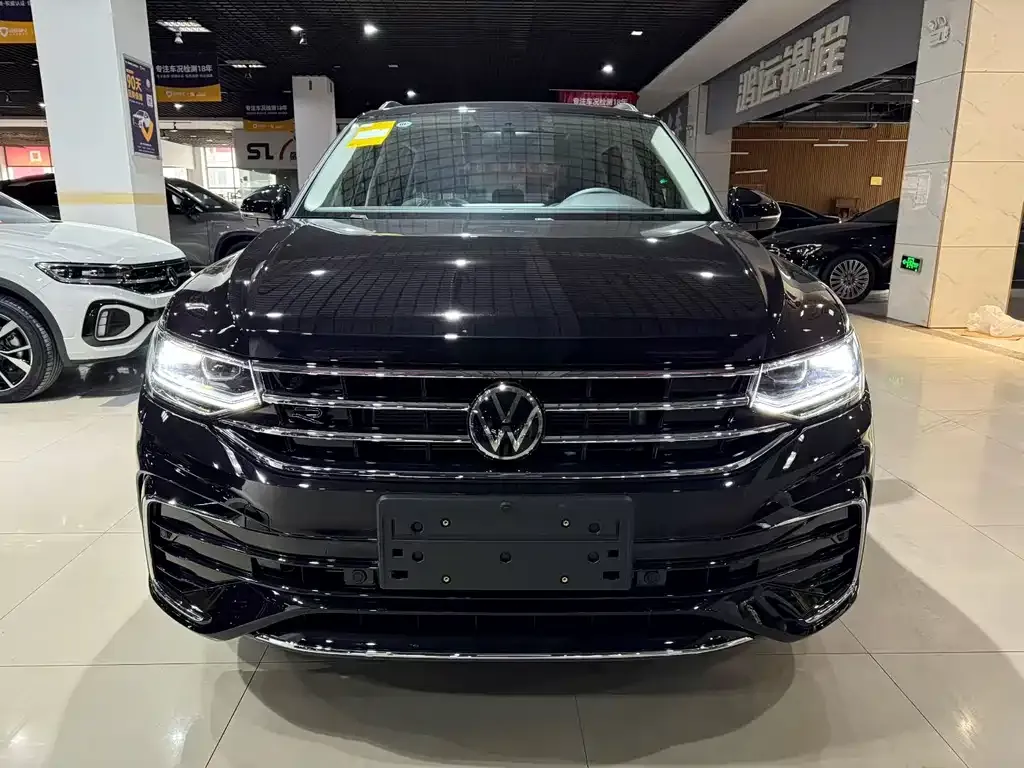Volkswagen Tiguan L — фото 3