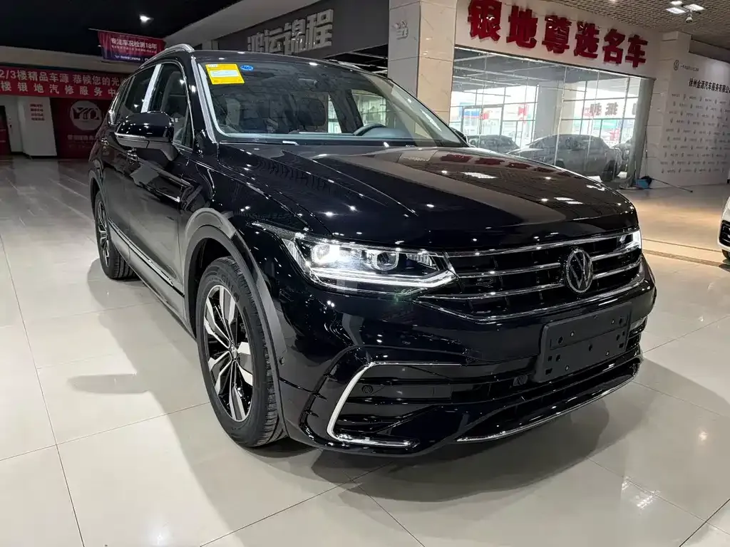 Volkswagen Tiguan L — фото 5