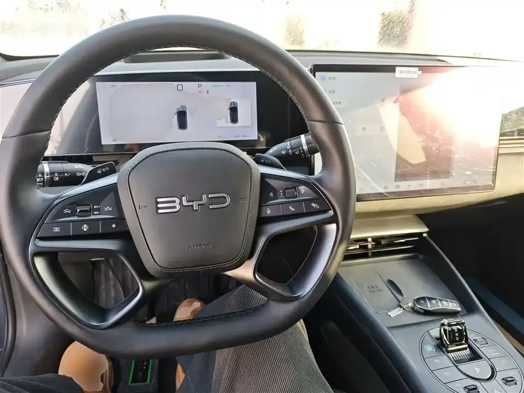 BYD Seal — фото 10