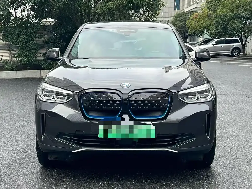 BMW iX3 — фото 1