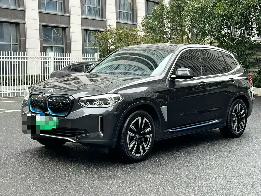 BMW iX3 — фото 5