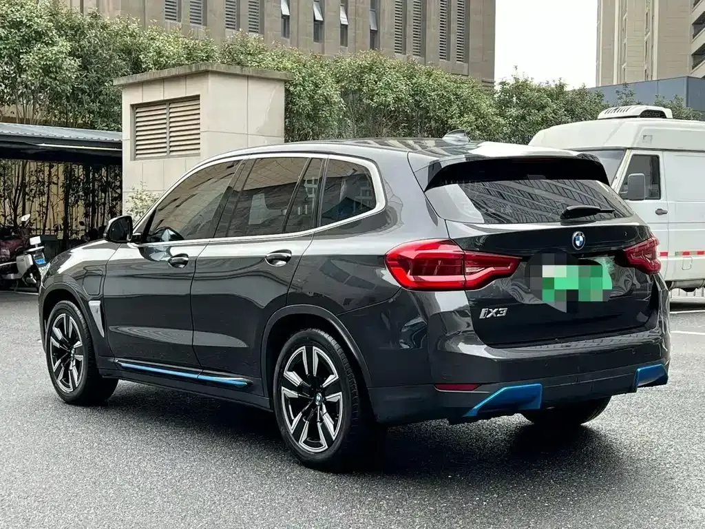 BMW iX3 — фото 4