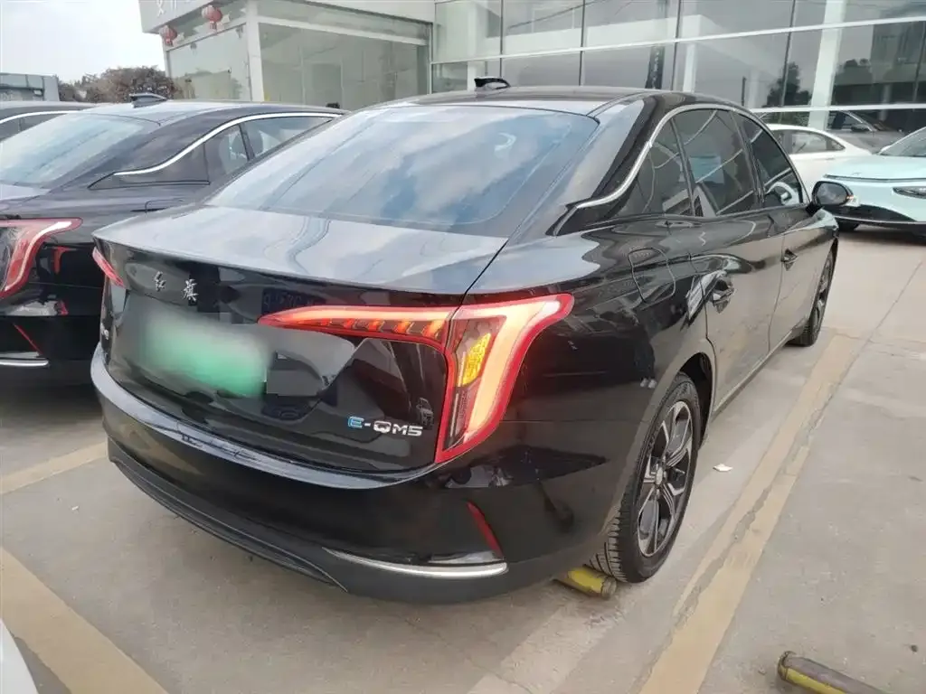 Hongqi E-QM5 — фото 10