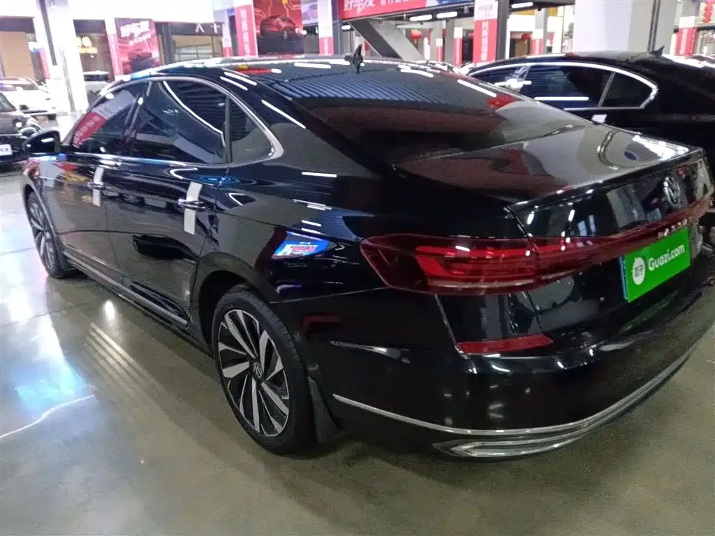 Volkswagen Passat — фото 7