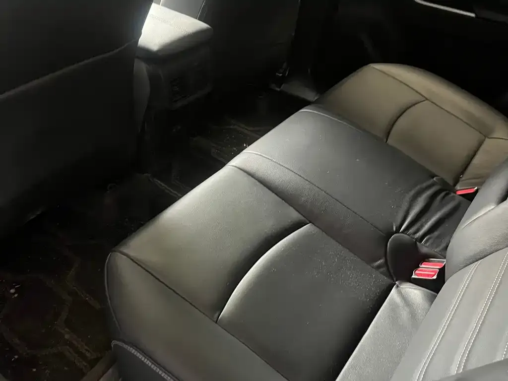 Toyota RAV4 — фото 3