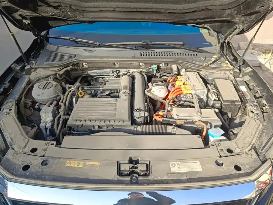 Volkswagen Passat New Energy — фото 10