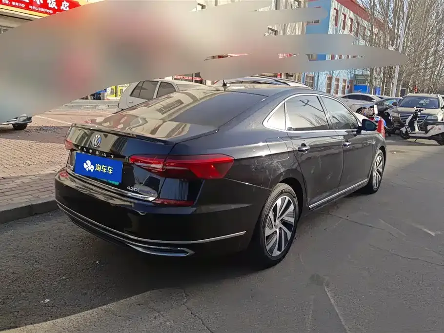 Volkswagen Passat New Energy — фото 3