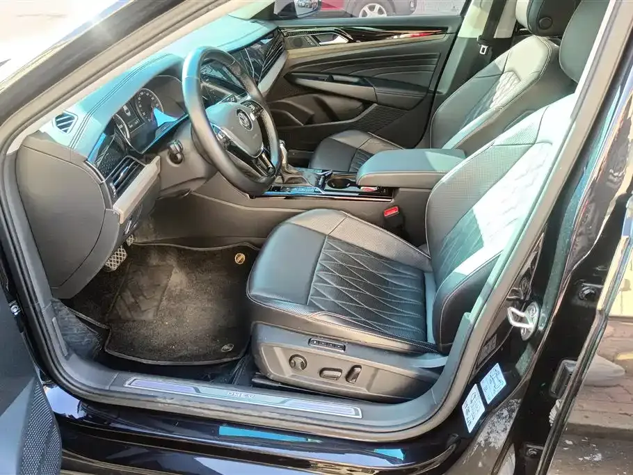 Volkswagen Passat New Energy — фото 8