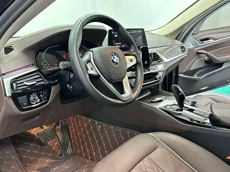 BMW 5 Series — фото 5