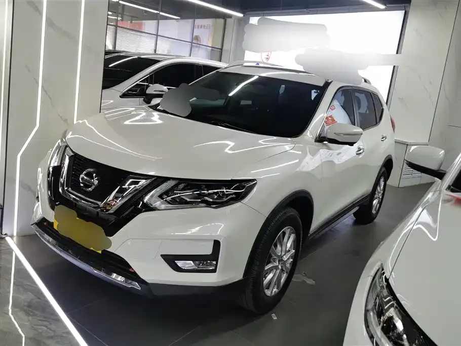 Nissan X-Trail — фото 1