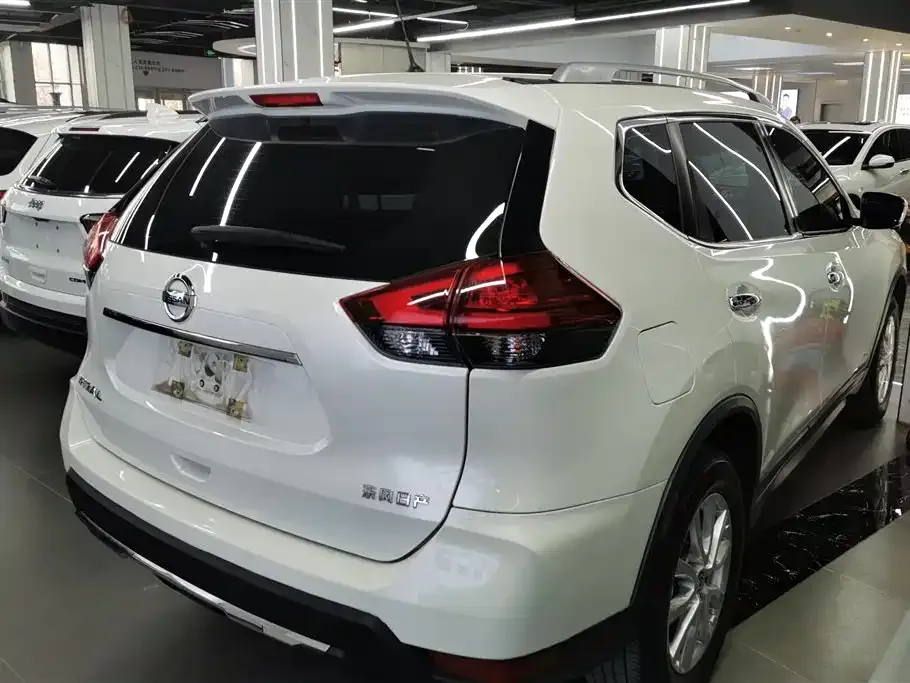 Nissan X-Trail — фото 10