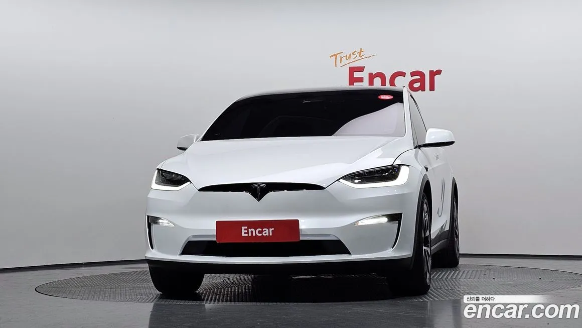 Tesla Model X — фото 2