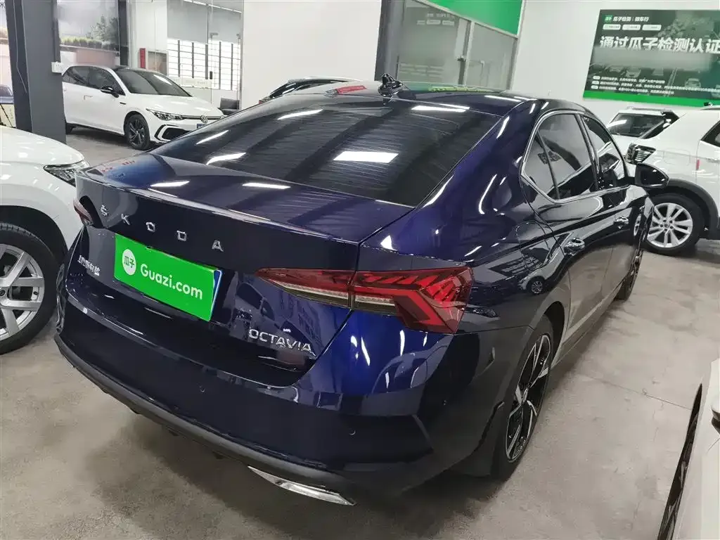 Skoda Octavia — фото 5