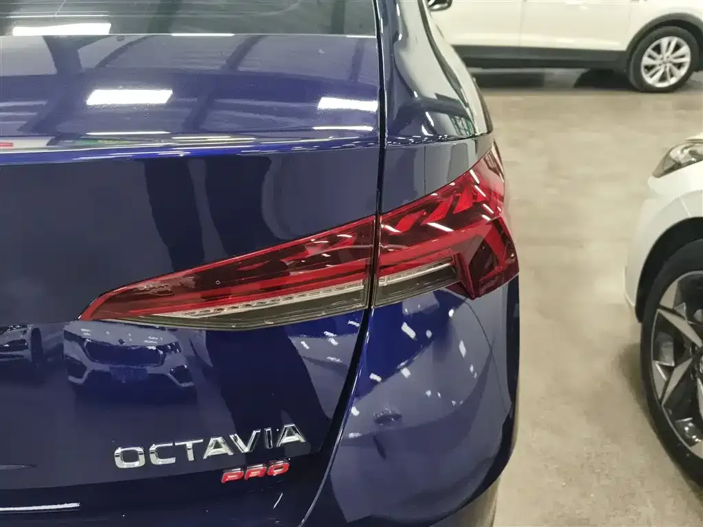 Skoda Octavia — фото 8