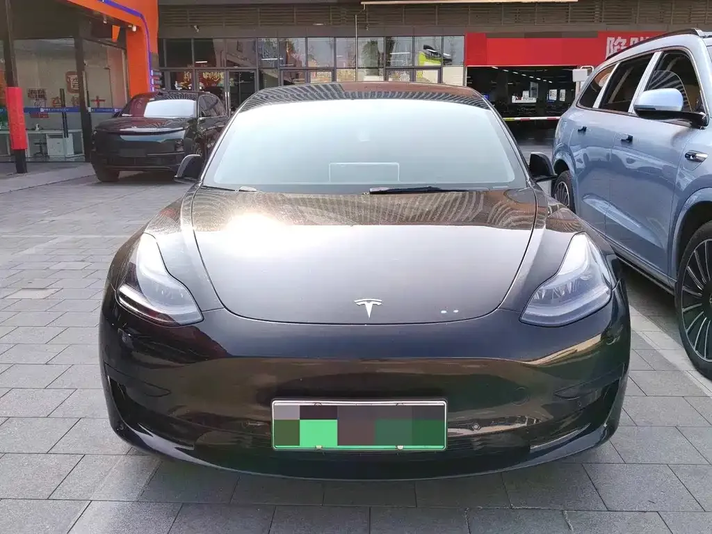 Tesla Model 3 — фото 5
