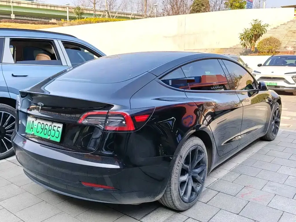 Tesla Model 3 — фото 7