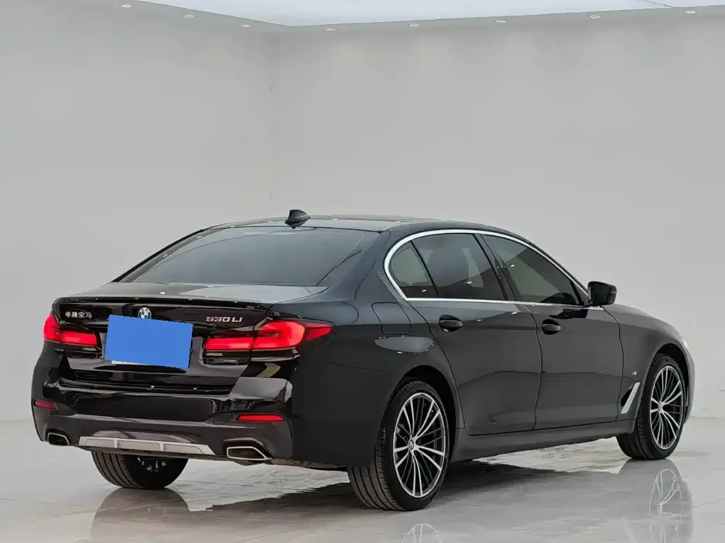 BMW 5 Series — фото 3