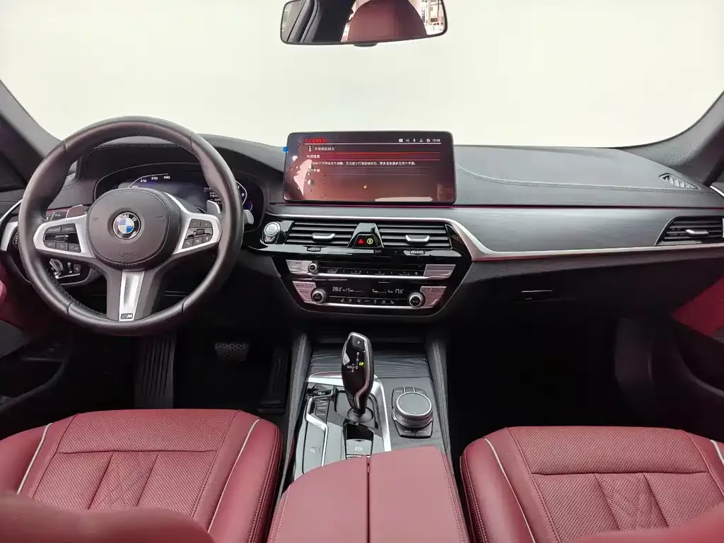 BMW 5 Series — фото 7