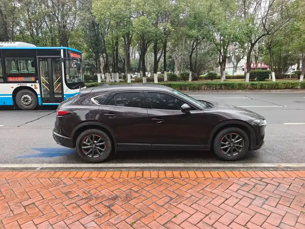 Mazda CX-4 — фото 4