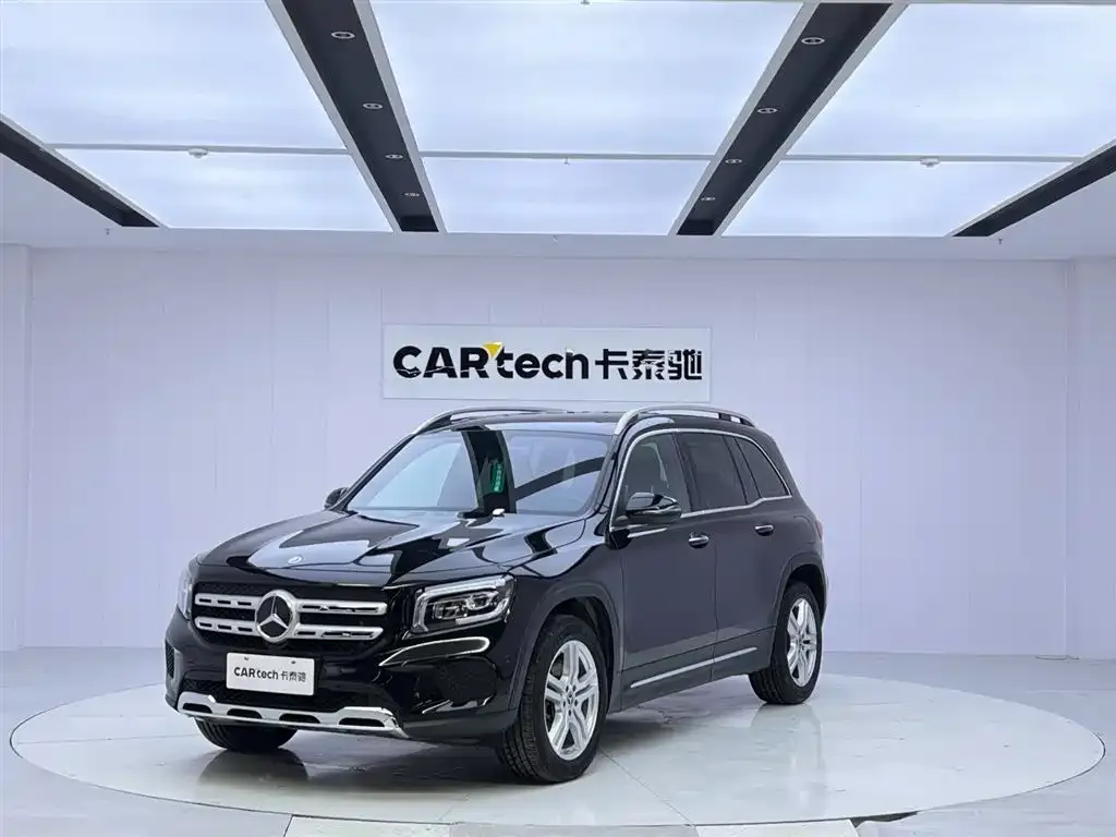 Mercedes-Benz GLB — фото 1