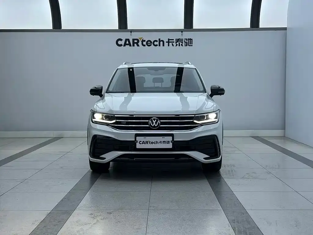 Volkswagen Tiguan L — фото 5