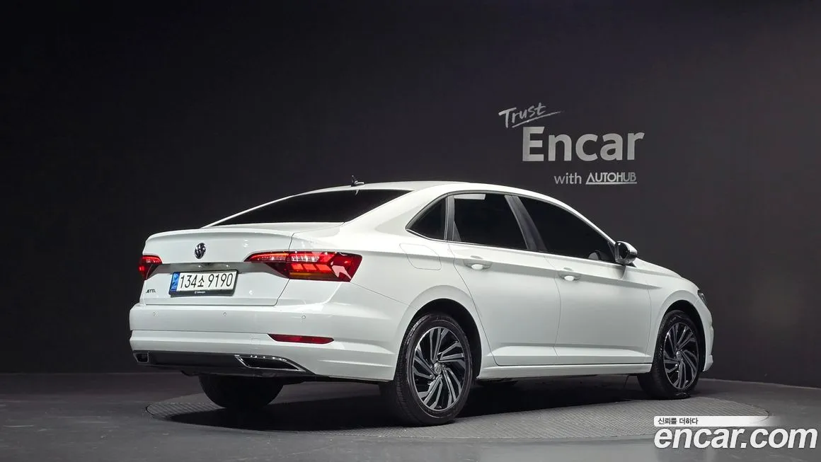 Volkswagen Jetta — фото 2