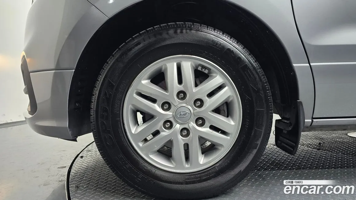 Hyundai Starex — фото 10
