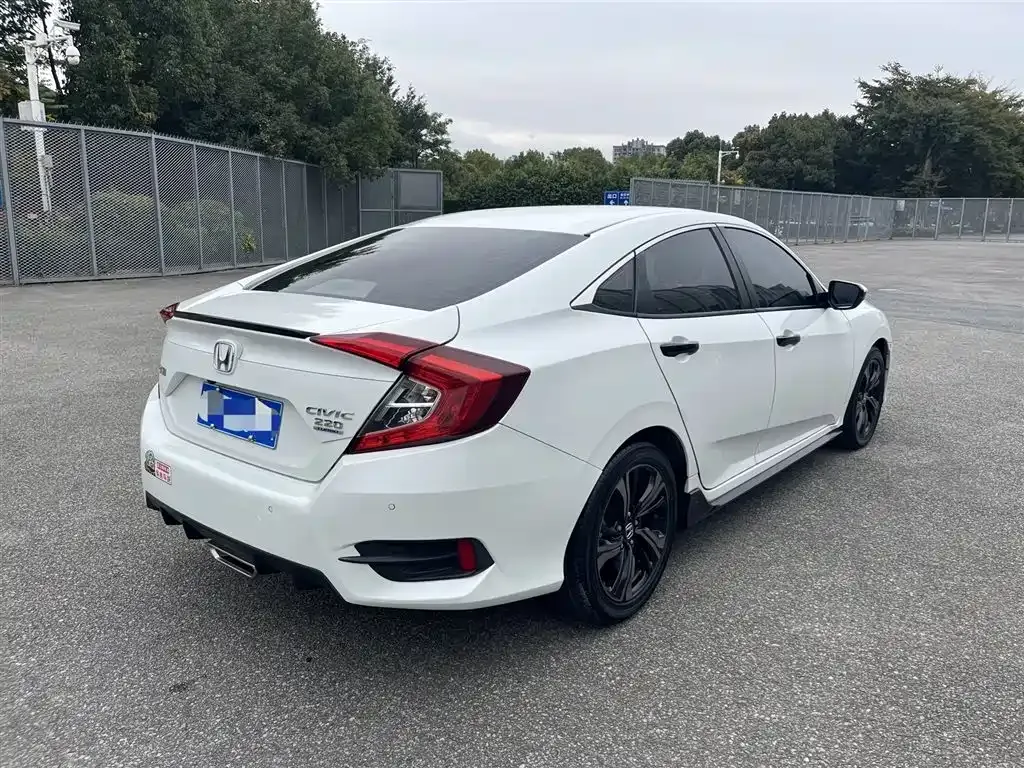 Honda Civic — фото 7