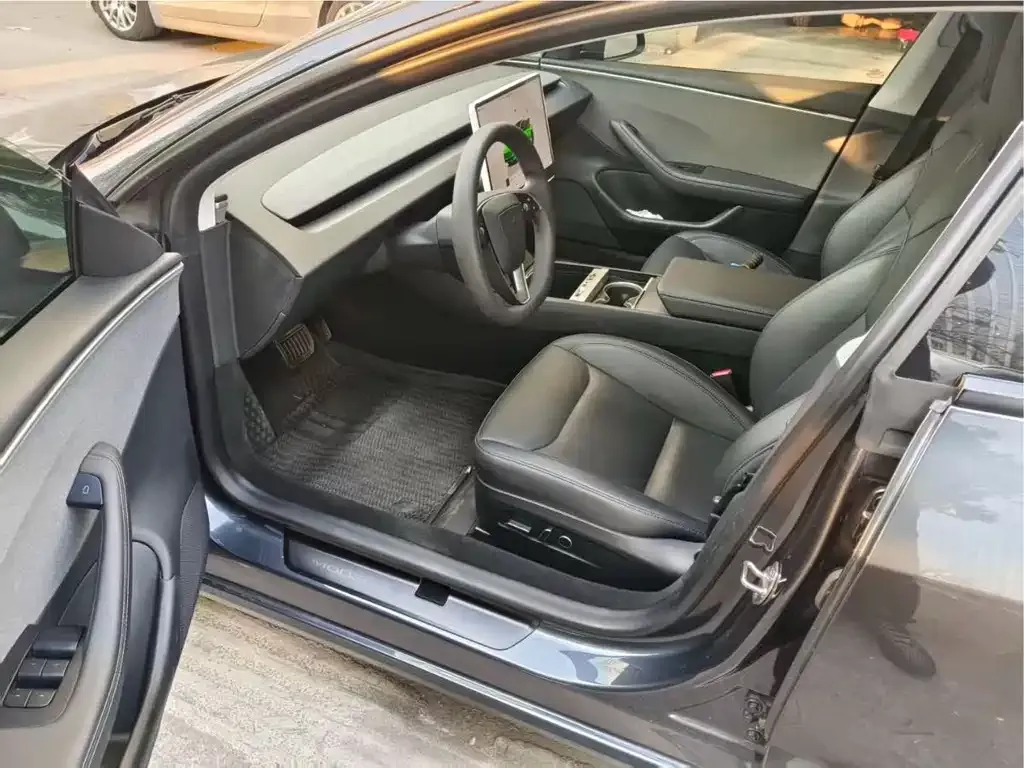 Tesla Model 3 — фото 2